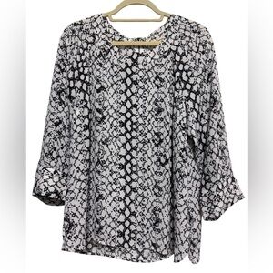 Serein Women's Black & White Snake Print Blouse Size L